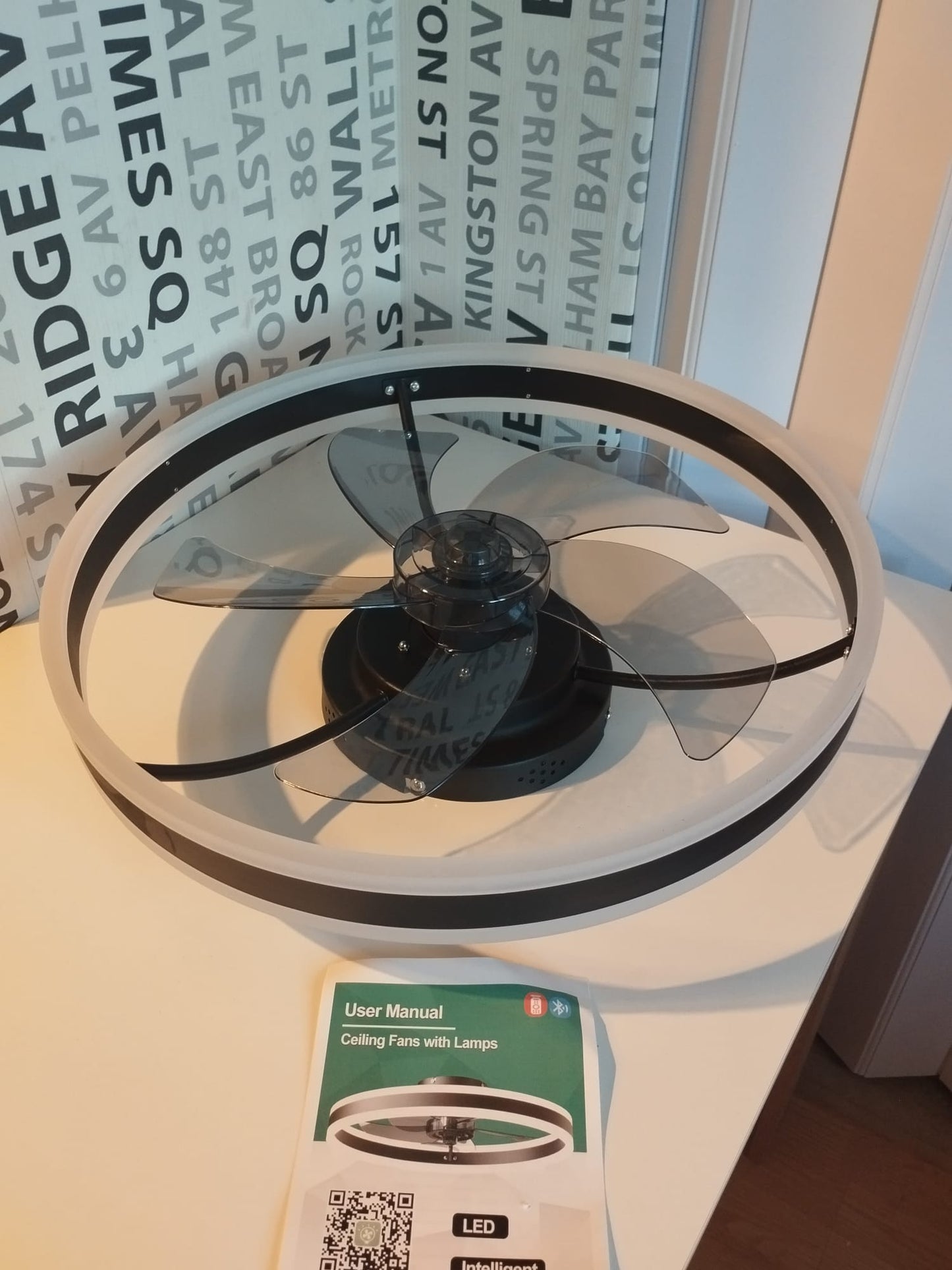 Modernā Griestu LED Lampa Ar Ventilatoru un Viedo Vadību (Smart LED Ceiling Fan)