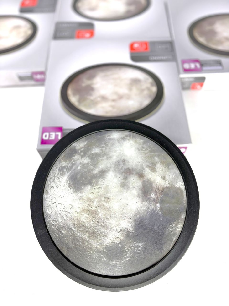 Apaļa LED griestu lampa ar reālistisku Mēness virsmas dizainu