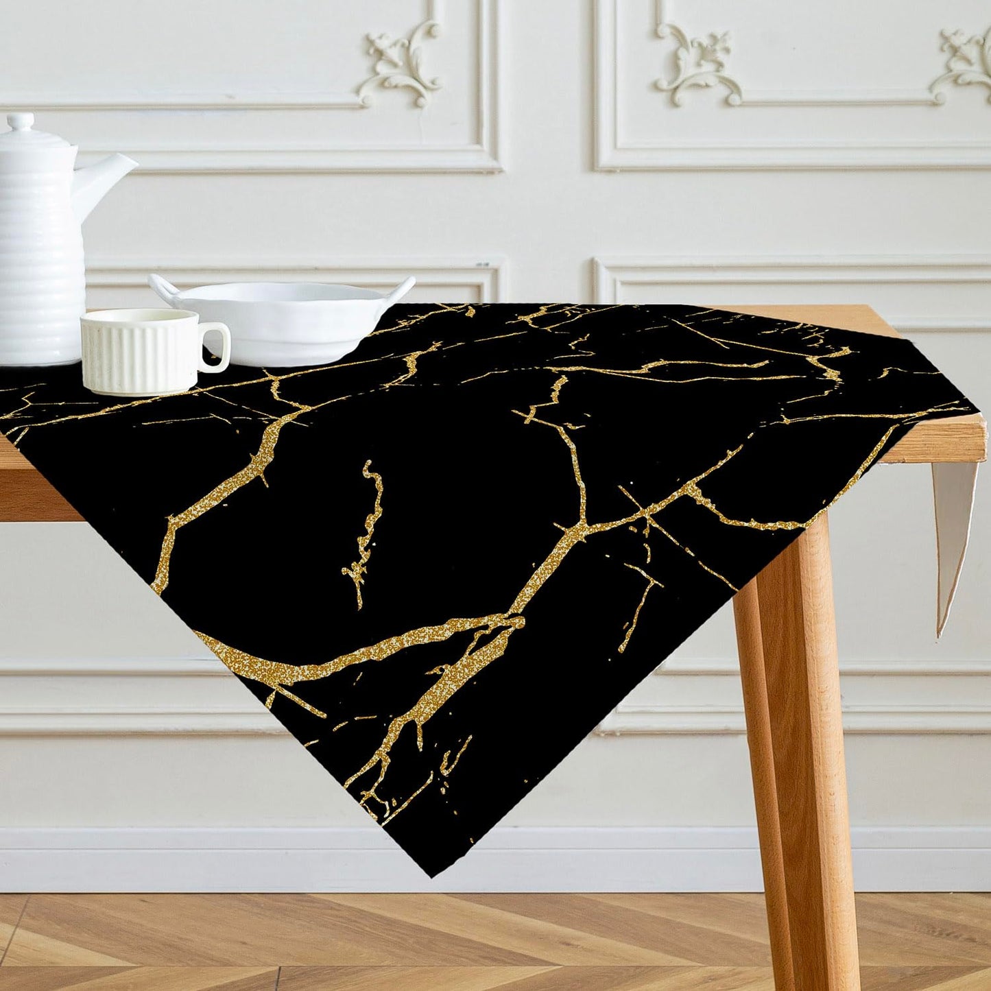 Rectangular Tablecloth Marble-Effect Washable – Black and Gold 140x240cm