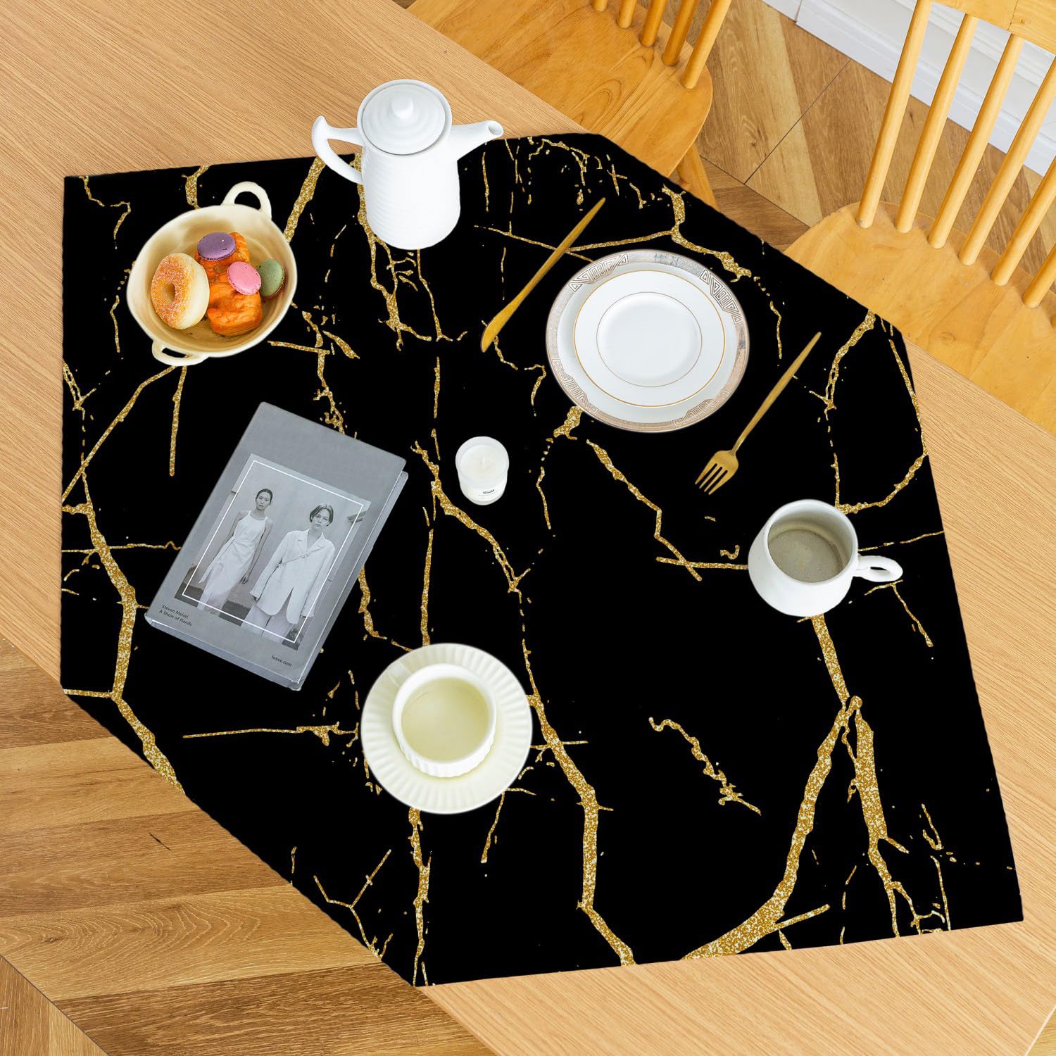 Rectangular Tablecloth Marble-Effect Washable – Black and Gold 140x240cm