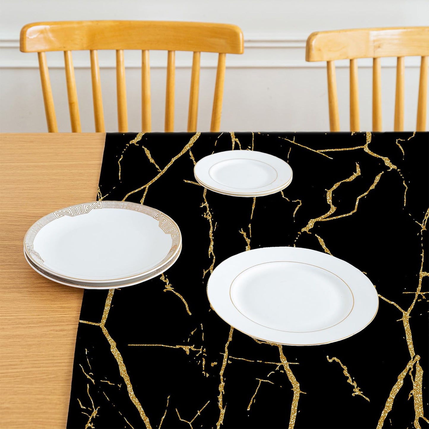 Rectangular Tablecloth Marble-Effect Washable – Black and Gold 140x240cm